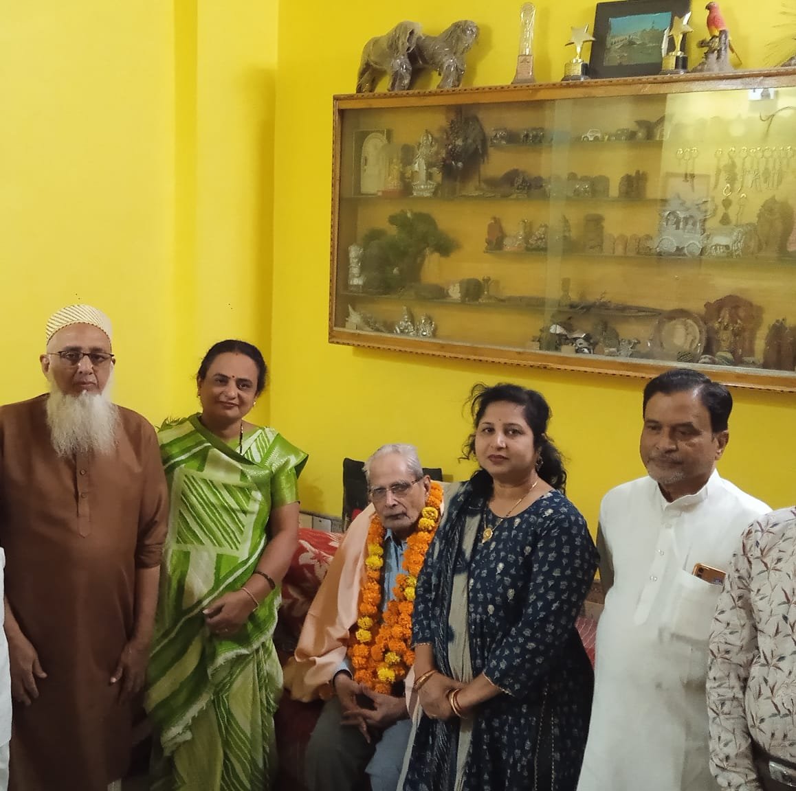 विश्व रेडियोग्राफी दिवस पर ताप्ती सेवा समिति ने वरिष्ठ रेडियोलॉजिस्ट डॉ. एच.बी. सुगंधी का किया सम्मान | New India Times