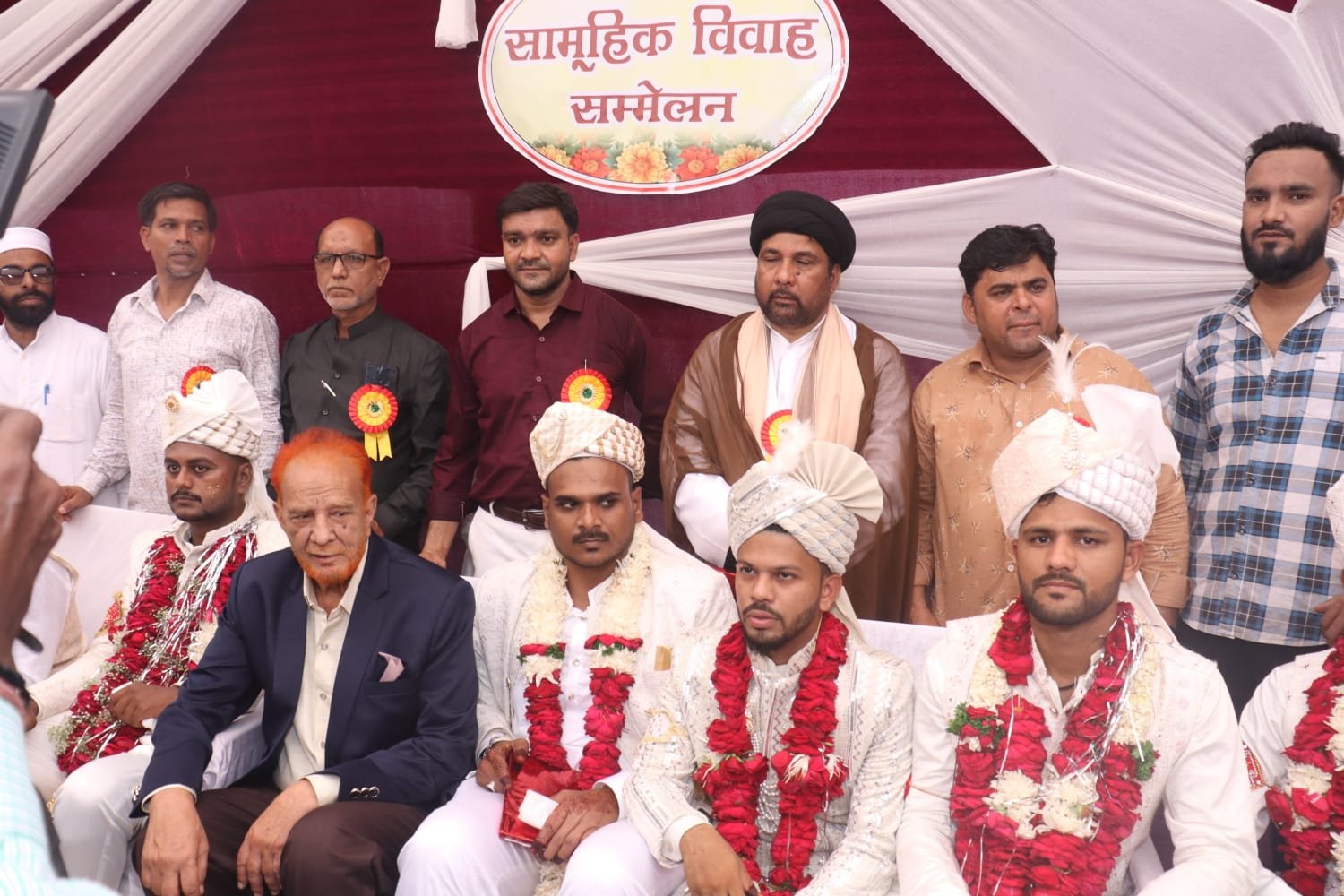 उम्मे कुलसुम ट्रस्ट भावनगर द्वारा आयोजित 13 जोड़ों का सामूहिक विवाह, बुरहानपुर के जानी पहलवान ने कुशलतापूर्वक कराया संपन्न | New India Times