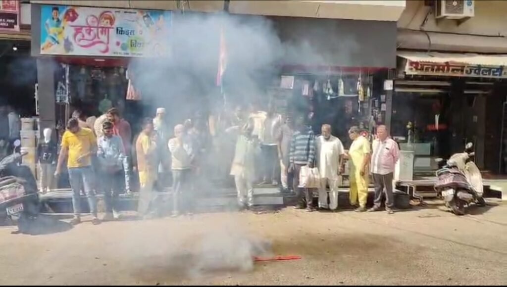 भगवान बिरसा मुंडा की जयंती पर थांदला में हुआ जनजातीय समुदाय का विशाल समारोह 2 भगवान बिरसा मुंडा की जयंती पर थांदला में हुआ जनजातीय समुदाय का विशाल समारोह | New India Times