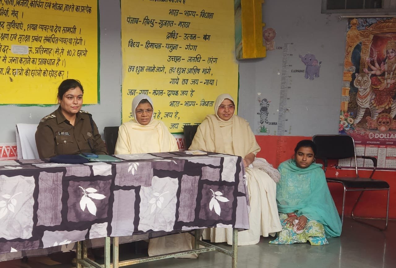 साध्वी श्री तत्वलता श्रीजी महाराज साहब आदि ठाणा 4 का नगर में हुआ मंगल प्रवेश; एसडीओपी ने छात्राओं को दी गुड टच–बैड टच की जानकारी | New India Times