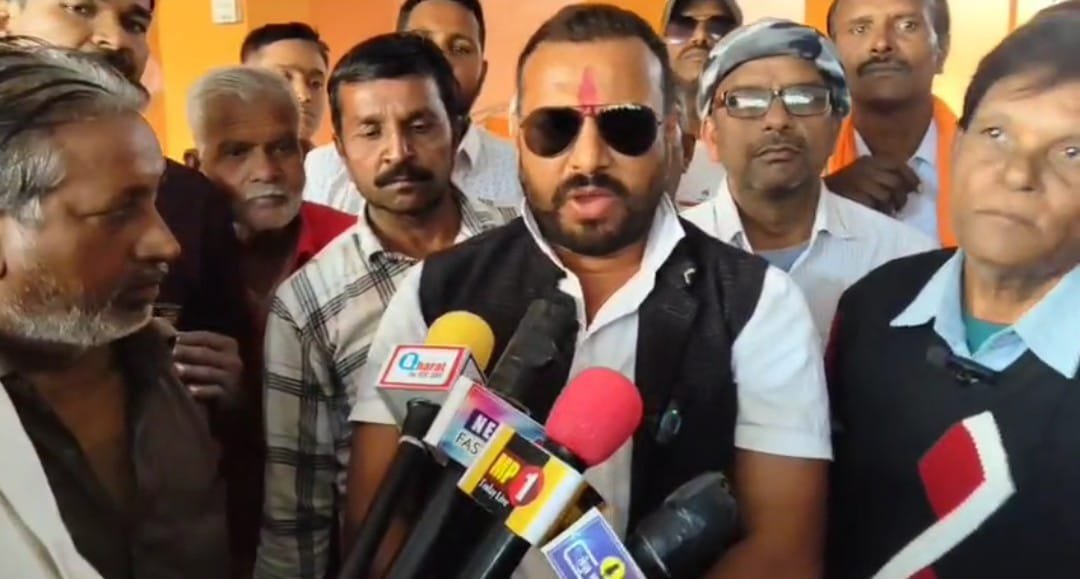 प्रदेश के विभिन्न श्रमिक संगठन बुरहानपुर में एकजुट, मज़दूर यूनियन की हाईकोर्ट में रिट याचिका दाखिल, निर्णय बाध्यकारी | New India Times