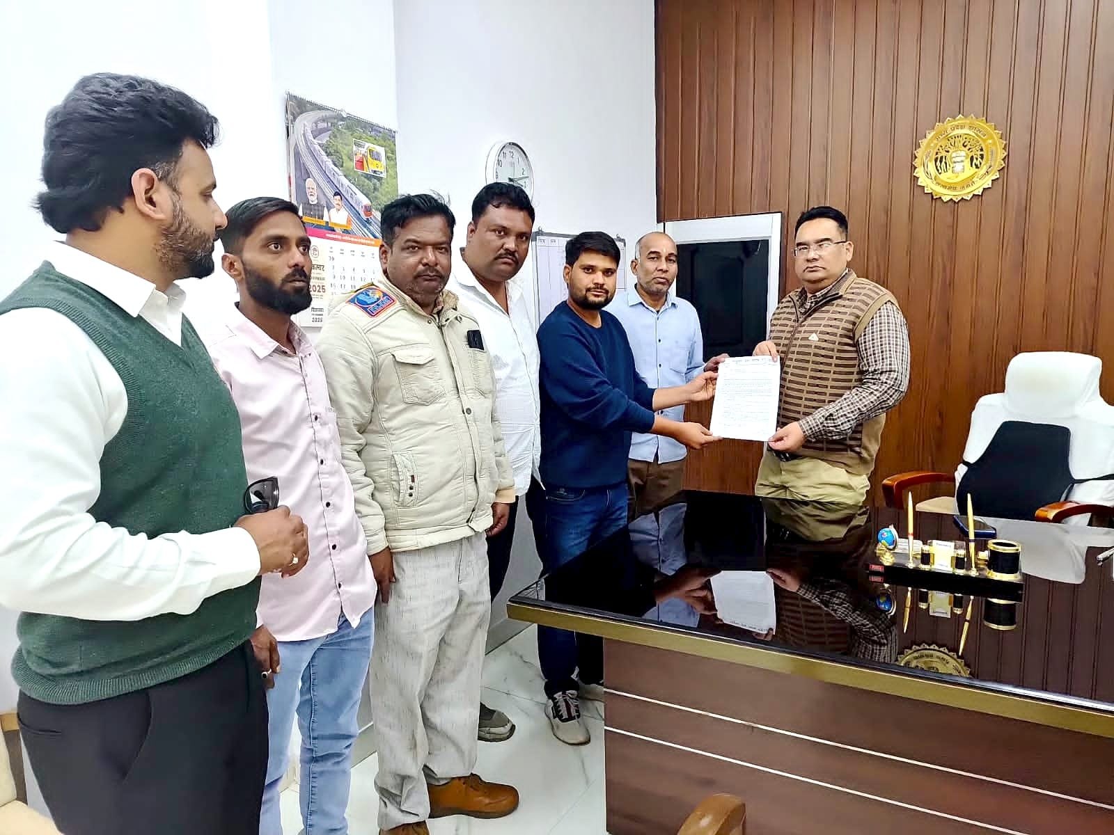 संयुक्त प्रेस क्लब ने दमुआ महिला डॉक्टर पर अभद्रता व धमकी के आरोपों को लेकर कलेक्टर को सौंपा ज्ञापन | New India Times