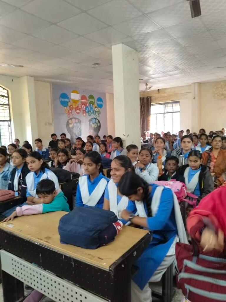 जागरूकता अभियान के तहत स्कूलों में जाकर पुलिस ने छात्र-छात्राओं को सुरक्षा के प्रति किया जागरूक | New India Times