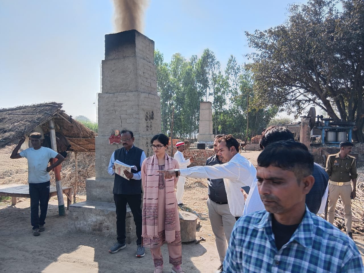 जलालपुर–सिकंदराबाद में कोल्हुओं पर ताबड़तोड़ कार्रवाई: 100 कोल्हुओं की संयुक्त जांच, 5 तुरंत बंद, एक सप्ताह में सुधार का अल्टीमेटम | New India Times