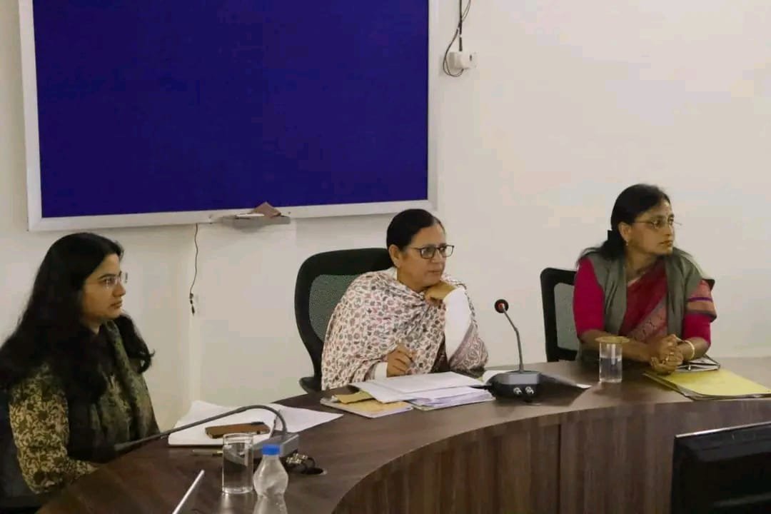 मैहर कलेक्टर के निर्देश: सीएम हेल्पलाइन के जवाब सुधारें और पुरानी शिकायतों को करें अपडेट | New India Times