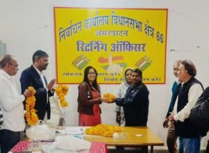 अमरपाटन के दो बीएलओ ने समय से पहले पूरा किया SIR कार्य, एसडीएम ने किया सम्मानित | New India Times