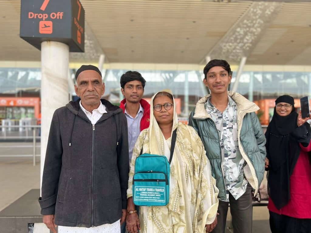 झालोद से उमरा के लिए रवाना हुए जायरीन, मुल्क की अमन-ओ-चैन के लिए करेंगे दुआएं | New India Times