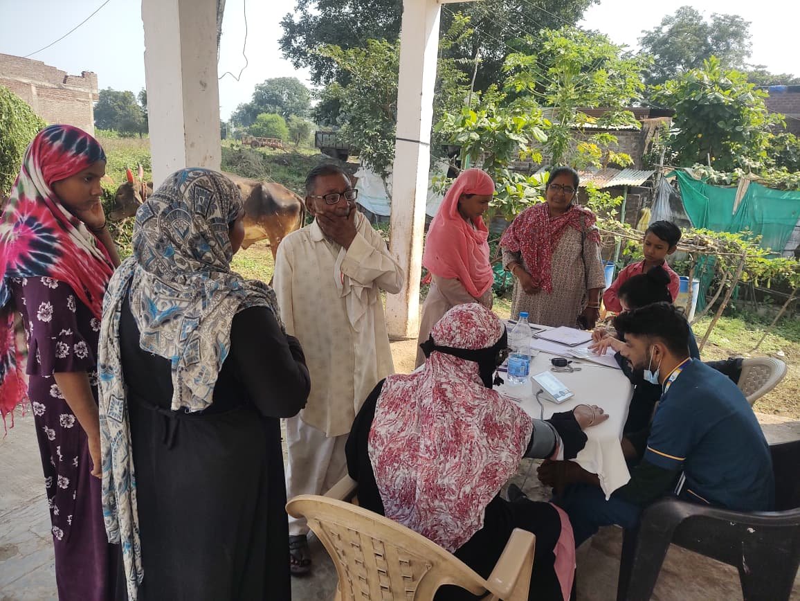 ऑल इज़ वेल हॉस्पिटल ने ग्राम रायपुरा जिला बुरहानपुर में लगाया निशुल्क स्वास्थ्य शिविर | New India Times