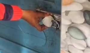 अवैध क्लिनिकों में चॉकलेट की तरह बांटी जा रहीं थीं एक्सपायरी दवाइयाँ; BMO ने दो क्लिनिक किए सील | New India Times