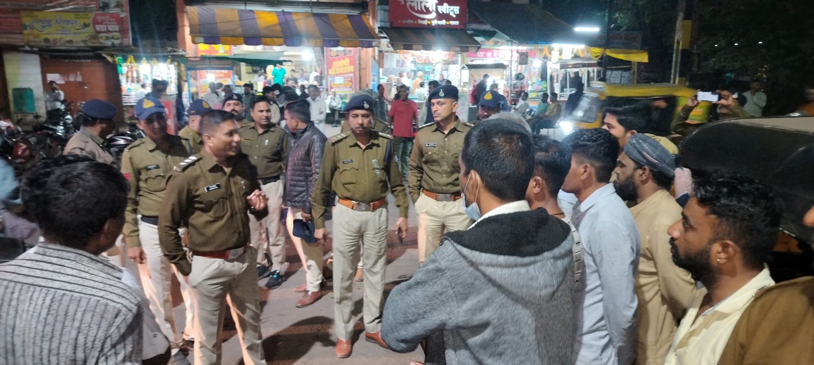 बुरहानपुर पुलिस द्वारा संवेदनशील क्षेत्रों में एरिया डोमिनेशन, बदमाशों की चेकिंग कर दी सख्त हिदायत | New India Times