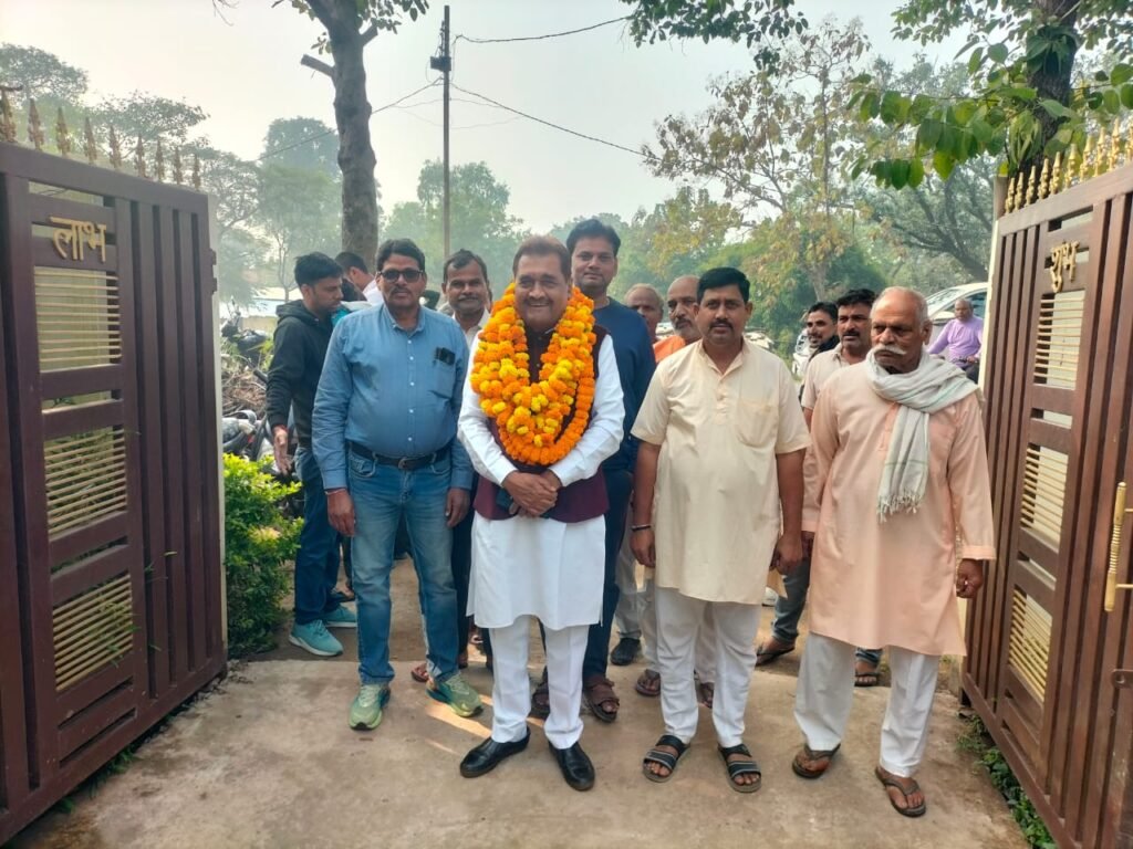 कांग्रेस को बड़ा झटका: बिनोद पाण्डेय और उनके समर्थक भाजपा में शामिल | New India Times