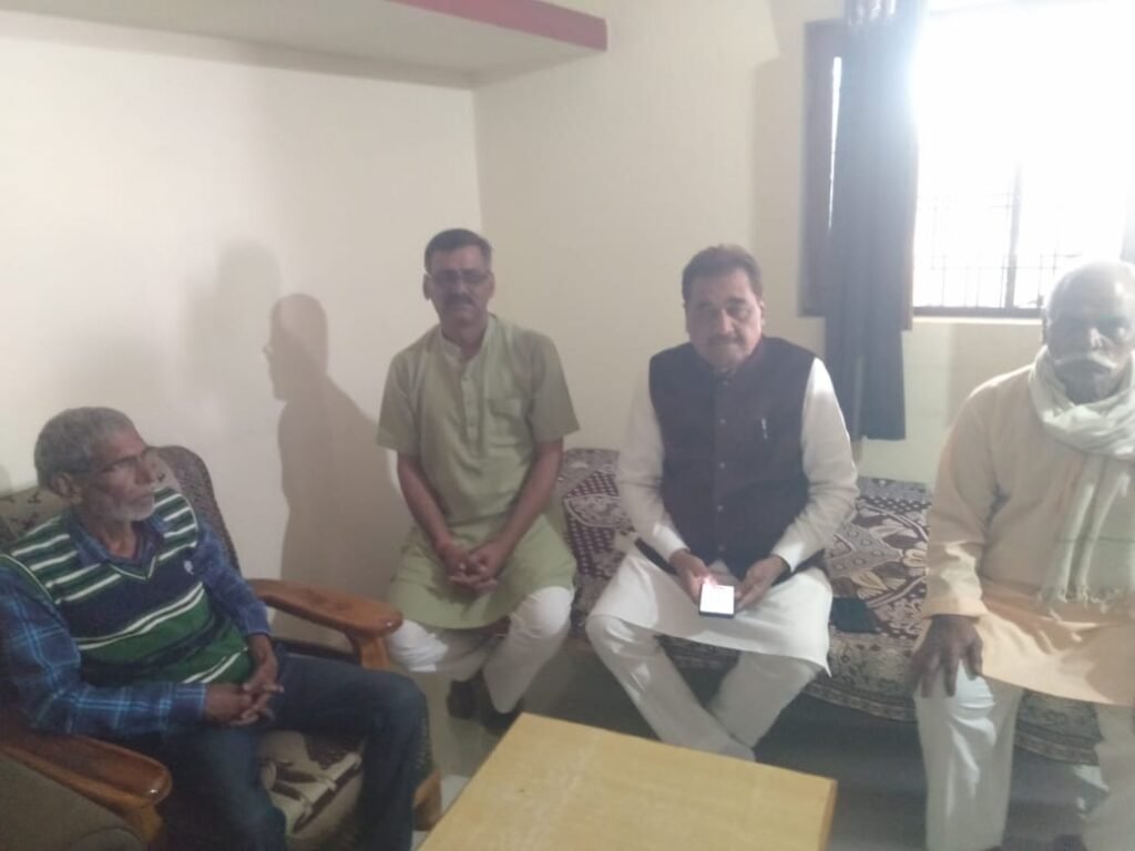 कांग्रेस को बड़ा झटका: बिनोद पाण्डेय और उनके समर्थक भाजपा में शामिल | New India Times