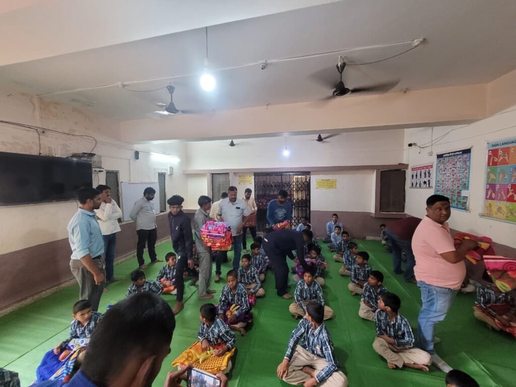 स्व. पूरणमल जैन की आठवीं पुण्यतिथि पर ज़रूरतमंदों को कंबल, फल व बिस्कुट किए वितरित 4 स्व. पूरणमल जैन की आठवीं पुण्यतिथि पर ज़रूरतमंदों को कंबल, फल व बिस्कुट किए वितरित | New India Times