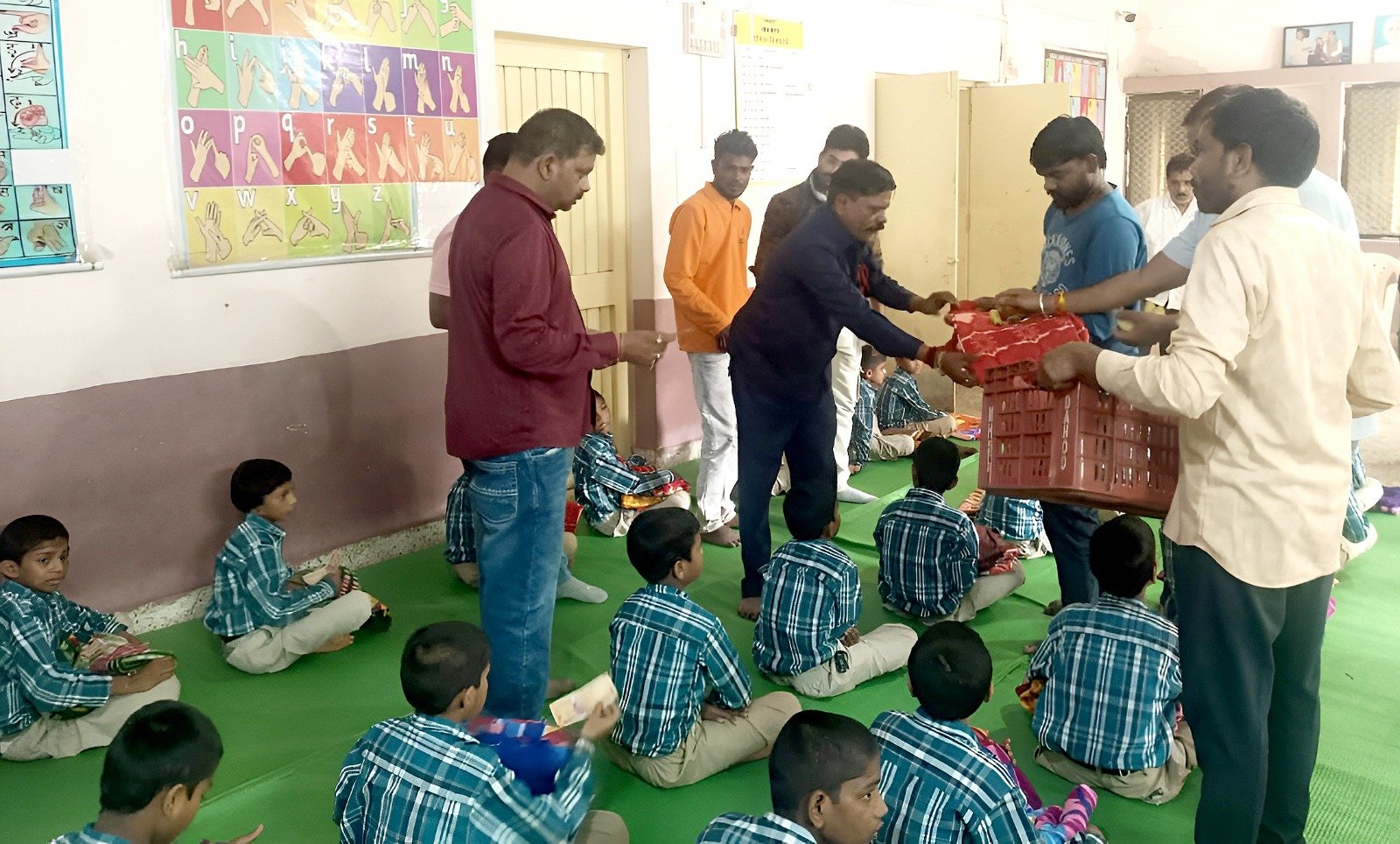 स्व. पूरणमल जैन की आठवीं पुण्यतिथि पर ज़रूरतमंदों को कंबल, फल व बिस्कुट किए वितरित 1 स्व. पूरणमल जैन की आठवीं पुण्यतिथि पर ज़रूरतमंदों को कंबल, फल व बिस्कुट किए वितरित | New India Times