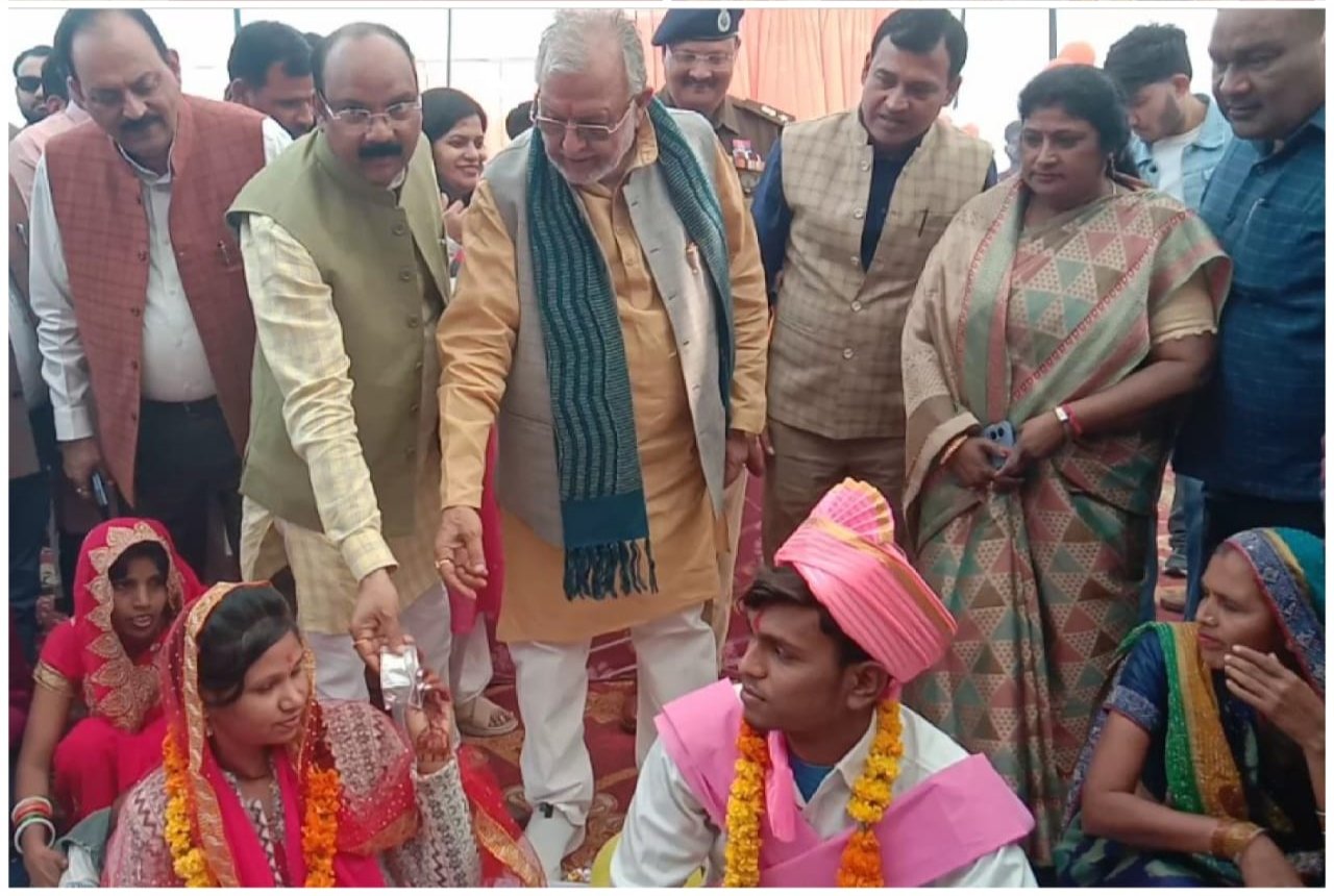 शाहजहांपुर में सामूहिक विवाह का हुआ भव्य आयोजन, वित्त मंत्री सुरेश खन्ना ने 199 जोड़ों को दिया आशीर्वाद | New India Times