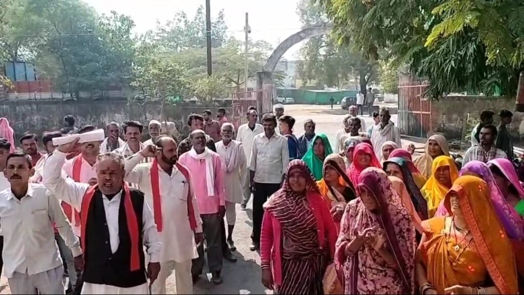 शराब मुक्त होगा बेलडाना: थाना प्रभारी को सौंपा ज्ञापन, नियमों के उल्लंघन पर भारी जुर्माना तय | New India Times