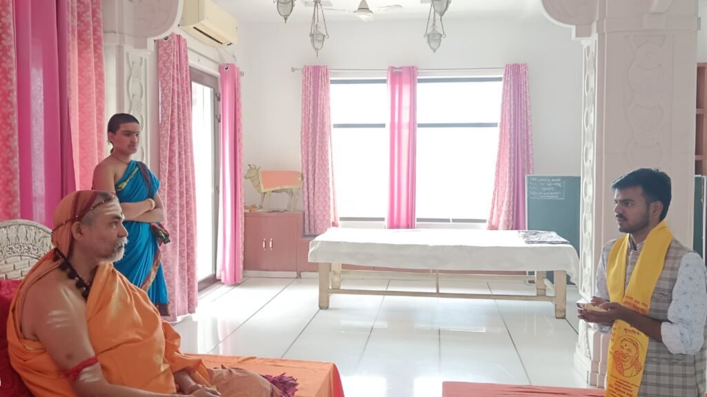 शंकराचार्य ज्योतिर्मठ पीठाधीश्वर का आगामी वर्ष में गोला गोकर्णनाथ आगमन प्रस्तावित | New India Times