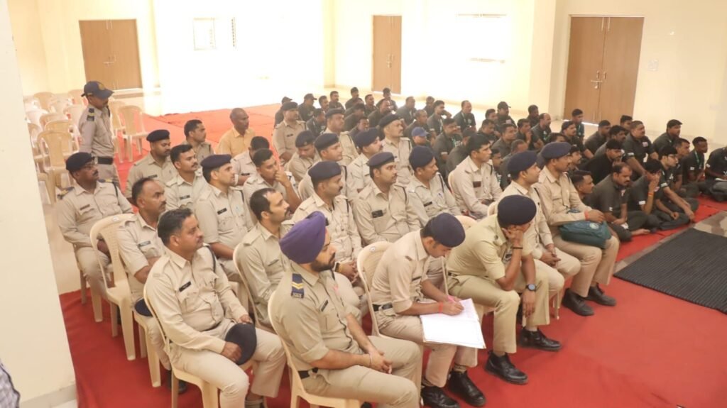 जीवन रक्षा के लिए मध्यप्रदेश पुलिस की सराहनीय पहल, ग्वालियर में पुलिस कर्मियों एवं एफआरवी पायलटों को दिया गया सीपीआर प्रशिक्षण | New India Times