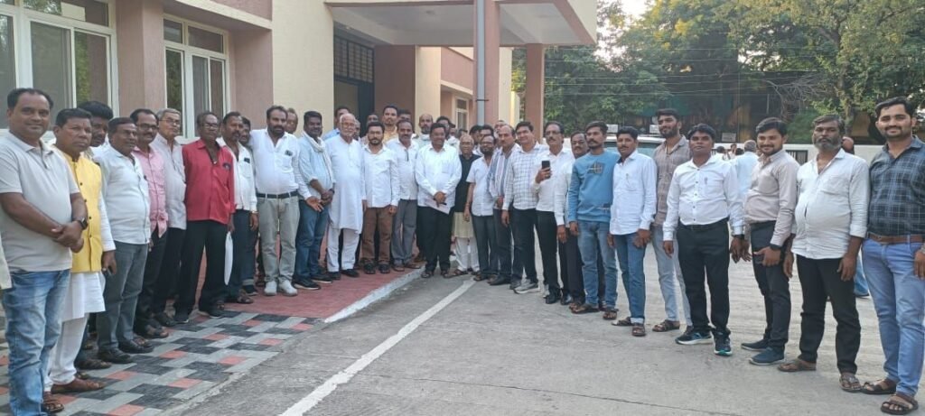 किसानों के हित में कांग्रेस का प्रदर्शन, सरकार की नीति को बताया किसान विरोधी 2 किसानों के हित में कांग्रेस का प्रदर्शन, सरकार की नीति को बताया किसान विरोधी | New India Times