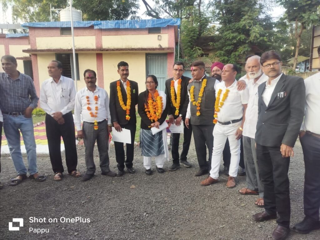 पांढुर्णा तहसील अधिवक्ता संघ चुनाव में विजय केवटे लगातार तीसरी बार अध्यक्ष निर्वाचित, अंजुम शेख और शैलेश भगत को भी मिली ज़िम्मेदारी | New India Times