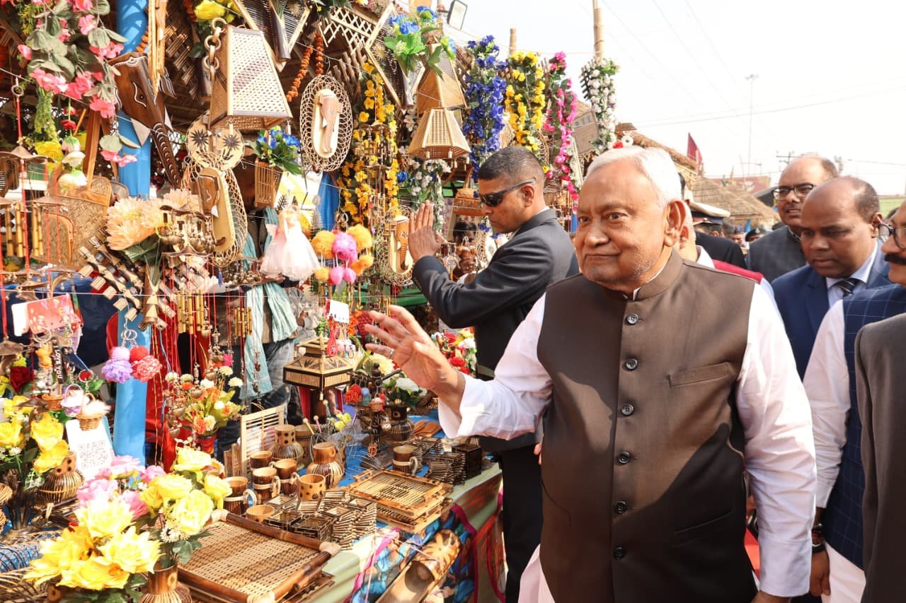 मुख्यमंत्री नीतीश कुमार ने विश्व प्रसिद्ध हरिहर क्षेत्र सोनपुर मेला-2025 का किया निरीक्षण | New India Times