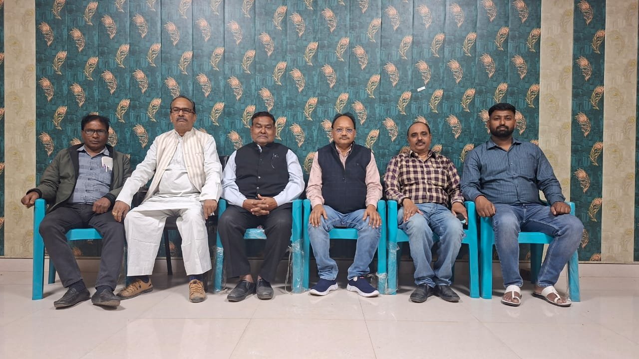 गोरखपुर में कर्मचारियों और पेंशनरों के चिकित्सा प्रतिपूर्ति बिल महीनों से लंबित, सिंचाई विभाग के अधिकारियों पर लापरवाही का आरोप | New India Times