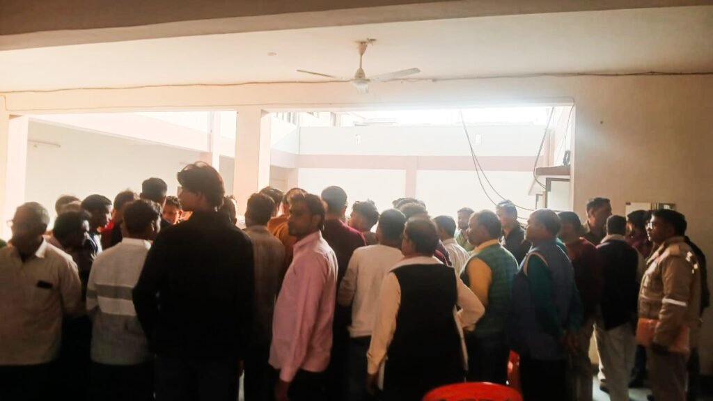 25 वर्षीय महिला की संदिग्ध मौत: मायके वालों ने ससुराल पक्ष पर हत्या व दहेज प्रताड़ना का लगाया आरोप | New India Times