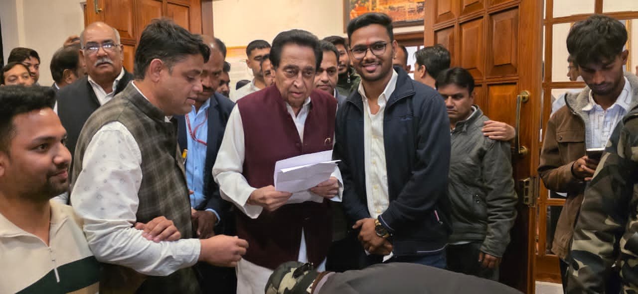 नगर कांग्रेस अध्यक्ष ने पूर्व मुख्यमंत्री कमलनाथ को ज्ञापन सौंप कर जुन्नारदेव क्षेत्र में रेल सुविधा विस्तार की रखी मांग 1 नगर कांग्रेस अध्यक्ष ने पूर्व मुख्यमंत्री कमलनाथ को ज्ञापन सौंप कर जुन्नारदेव क्षेत्र में रेल सुविधा विस्तार की रखी मांग | New India Times