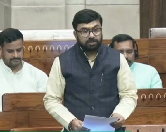 लोकसभा में सांसद बंटी विवेक साहू ने अमानक कफ सिरप से बच्चों की मौत का उठाया मुद्दा, तमिलनाडु सरकार की भूमिका पर भी सवाल | New India Times