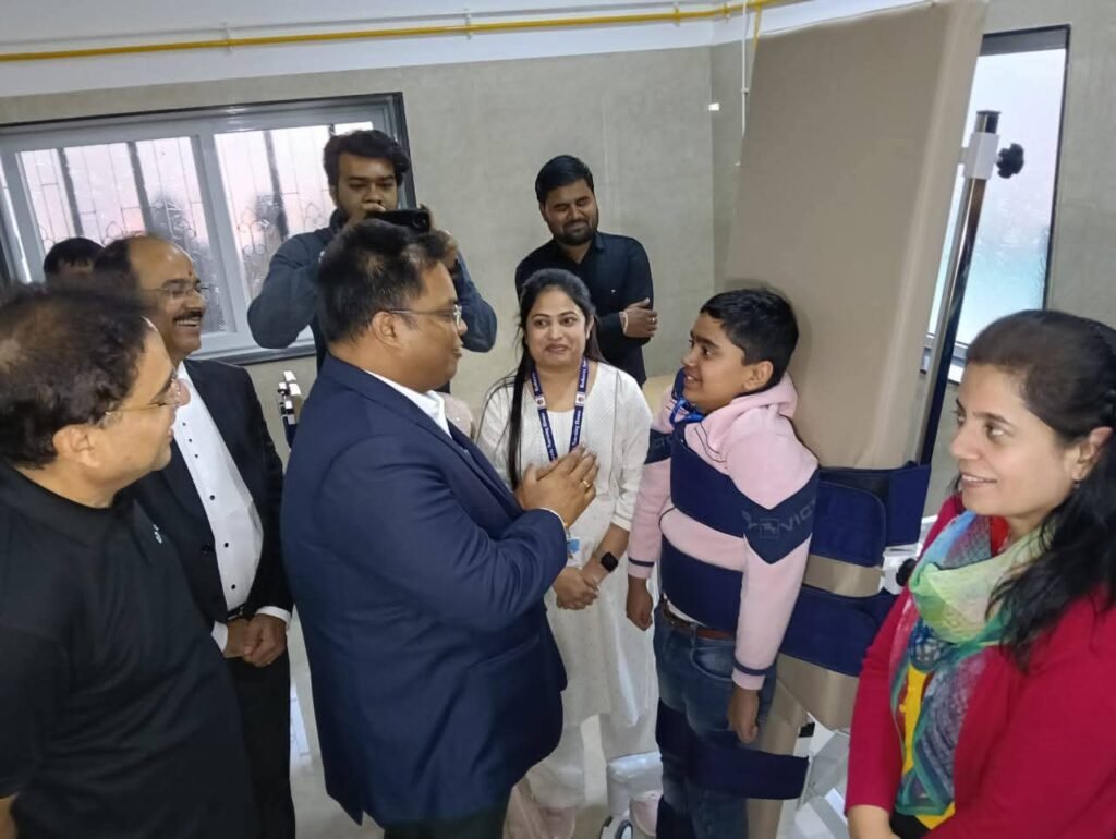 कलेक्टर शिवम वर्मा ने मस्कुलर डिस्ट्रॉफी से पीड़ित बच्चों से किया संवाद, राबर्ट नर्सिंग होम में कार्यशाला आयोजित | New India Times