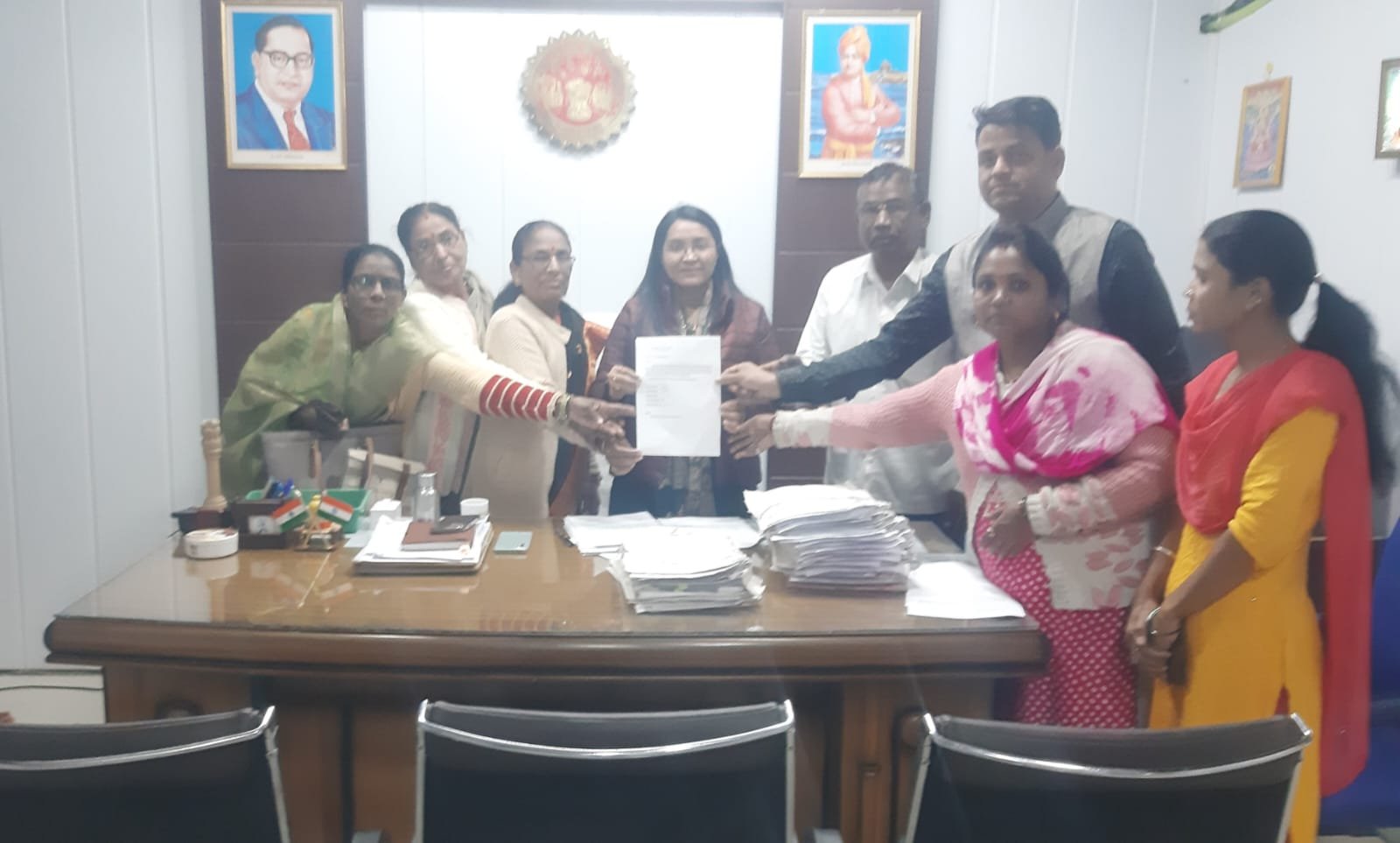 बिना सूचना के दो दिन के अंतराल में पेयजल आपूर्ति, कांग्रेस पार्षदों ने सीएमओ को सौंपा ज्ञापन.. आंदोलन की चेतावनी | New India Times