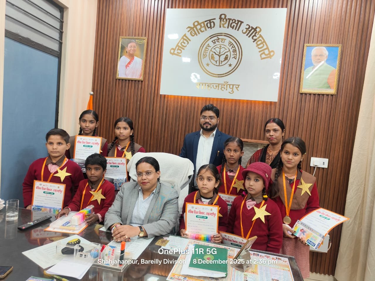 बीएसए ने शत प्रतिशत उपस्थिति दर्ज करने वाले बच्चों को किया  सम्मानित | New India Times