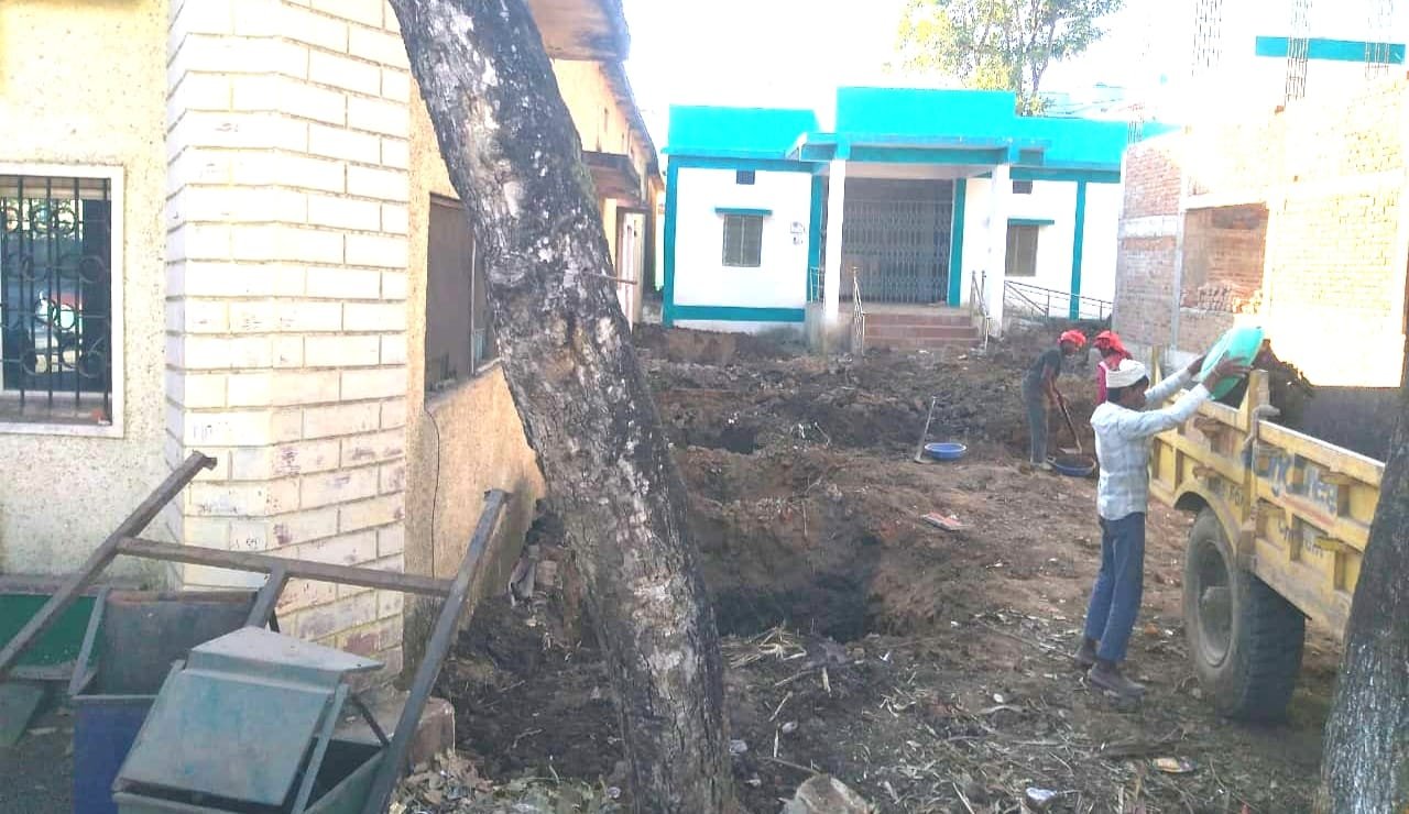 कांग्रेस पार्षदों ने CMO को सौंपा ज्ञापन; संजीवनी क्लिनिक के सामने निर्माण रोकने व पात्र परिवारों को पट्टा देने की मांग | New India Times