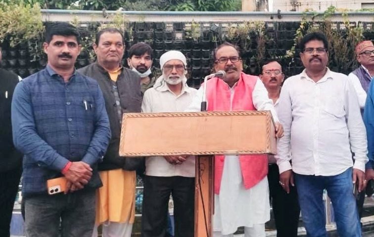 एस्मा लागू किए जाने के खिलाफ राज्य कर्मचारी संयुक्त परिषद का विरोध, लोकतांत्रिक मूल्यों पर बताया हमला | New India Times