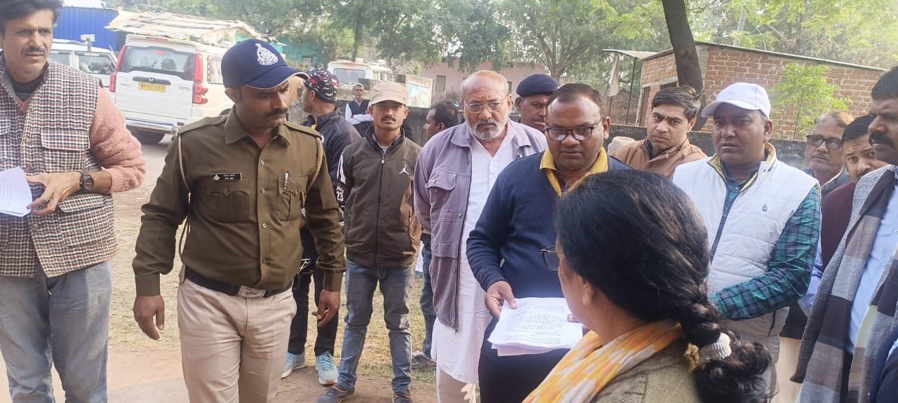 ललितपुर धान खरीदी केंद्र पर औचक निरीक्षण, फर्जी सर्वेयर पकड़ा गया; ताला तहसील में भाजपा महामंत्री ने कलेक्टर को सुनाई फरियाद | New India Times