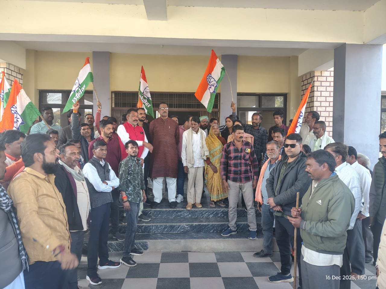 बिजली समस्याओं को लेकर कांग्रेस का ज्ञापन, पूर्व मंत्री हर्ष यादव के नेतृत्व में राज्यपाल के नाम सौंपा गया पत्र | New India Times