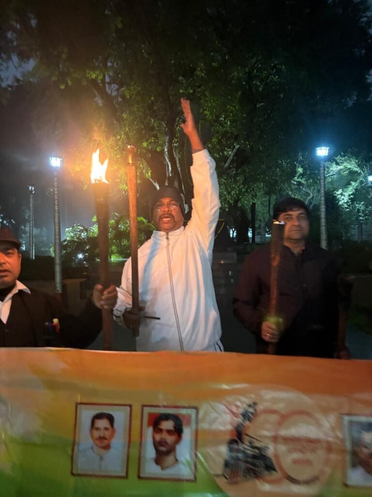 अमर शहीद ठाकुर रोशन सिंह की बलिदान पूर्व संध्या पर मशाल सलामी, एस.आर.एन. चिकित्सालय का नामकरण व आज़ाद पार्क का प्रवेश शुल्क हटाने की मांग तेज | New India Times