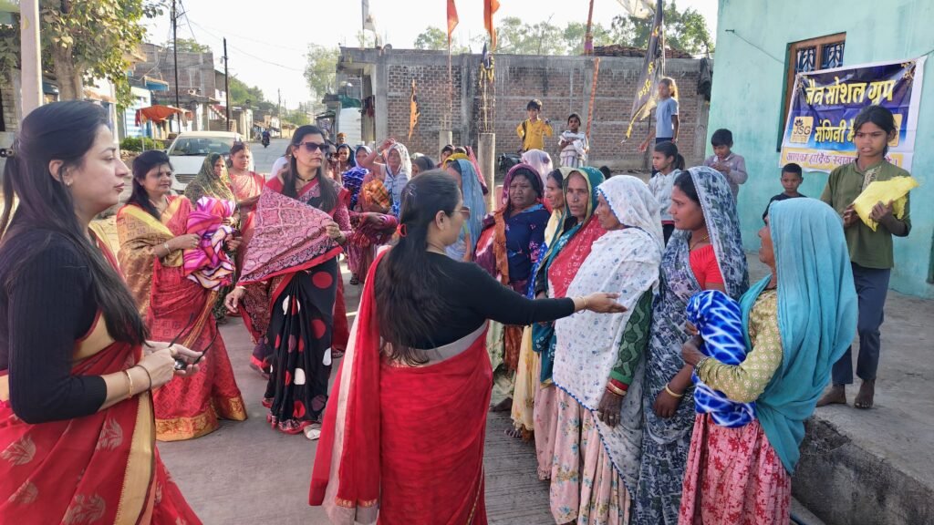 जैन सोशल ग्रुप संगिनी मैत्री ने गरीबों में निःशुल्क कम्बल वितरण कर मानव सेवा का संदेश दिया 2 जैन सोशल ग्रुप संगिनी मैत्री ने गरीबों में निःशुल्क कम्बल वितरण कर मानव सेवा का संदेश दिया | New India Times
