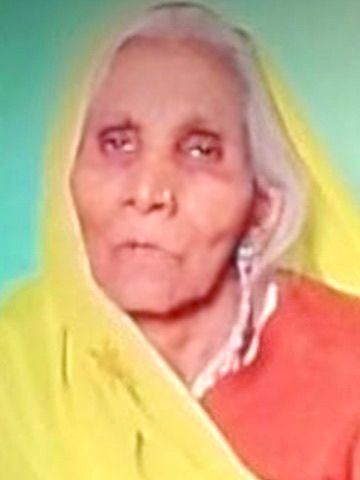 कर्मठ सफ़ाई कर्मी शकूबाई शिंदे का निधन, ग्रामवासियों ने दी भावपूर्ण अंतिम विदाई | New India Times