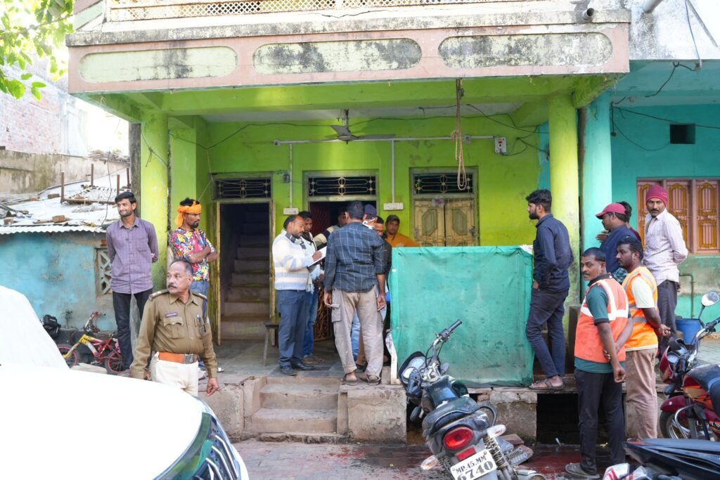 मेघनगर में मांस-मटन दुकानों का औचक निरीक्षण, बिना लाइसेंस व गंदगी पर कार्रवाई 3 मेघनगर में मांस-मटन दुकानों का औचक निरीक्षण, बिना लाइसेंस व गंदगी पर कार्रवाई | New India Times