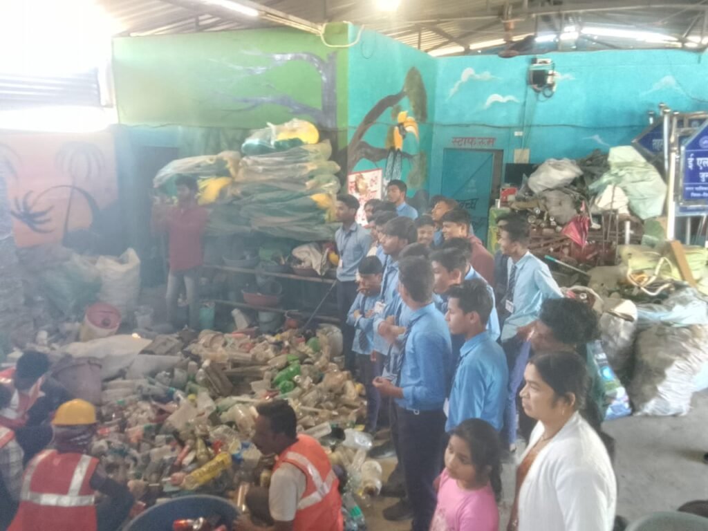 निकाय टीम ने स्कूल के छात्रों को कचरा प्रबंधन एवं प्रसंस्करण प्रक्रिया से कराया परिचित 2 निकाय टीम ने स्कूल के छात्रों को कचरा प्रबंधन एवं प्रसंस्करण प्रक्रिया से कराया परिचित | New India Times