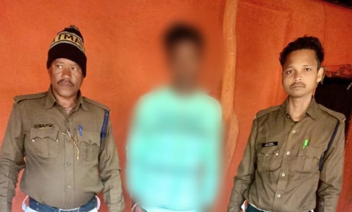 अवैध शराब अड्डों पर आबकारी विभाग की बड़ी कार्रवाई, 550 किलो महुआ लहन नष्ट | New India Times