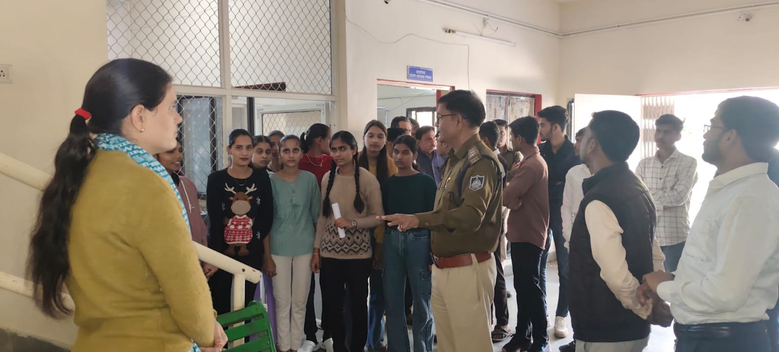 बच्चियों की सुरक्षा पहली प्राथमिकता — थाना प्रभारी पंकज त्यागी ने दिए सख्त निर्देश | New India Times