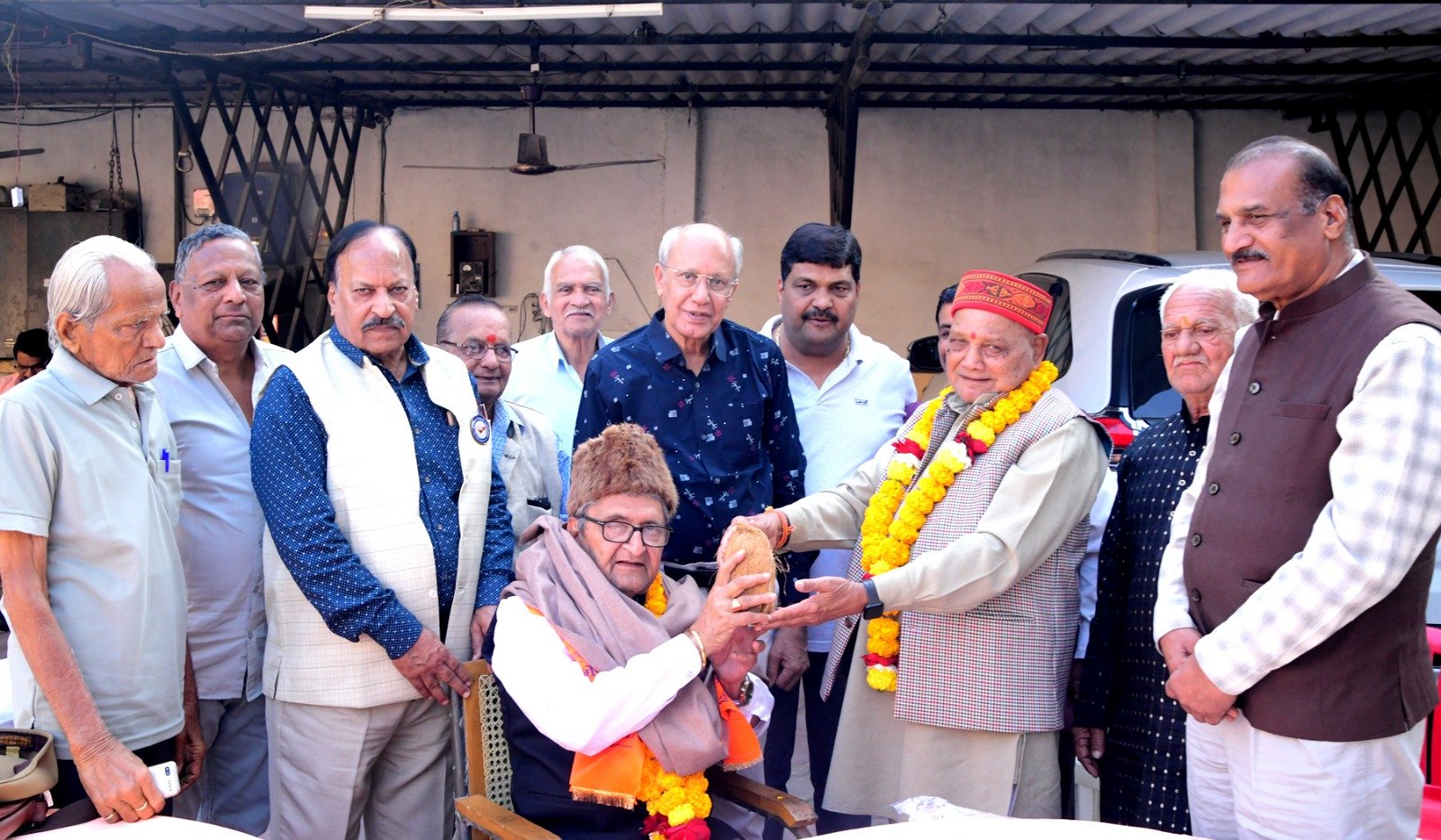 पेंशनर्स एसोसिएशन की अनोखी पहल, अमरसिंह नायक सहाब का किया गया सम्मान | New India Times