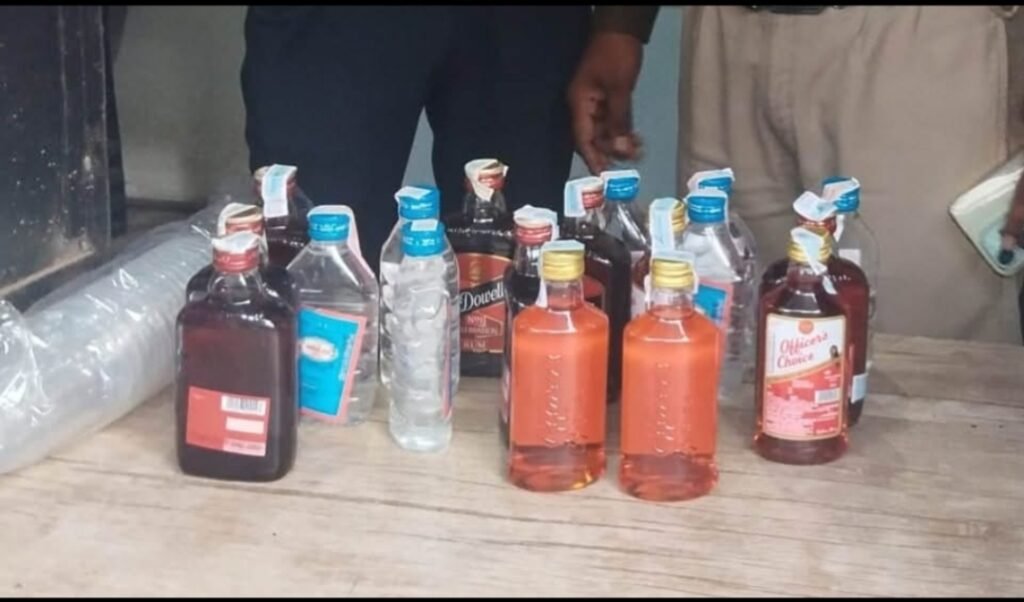 छिंदवाड़ा में आबकारी दल की अवैध शराब पर दबिश, देशी-विदेशी शराब व हाथ भट्टी कच्ची शराब बरामद | New India Times