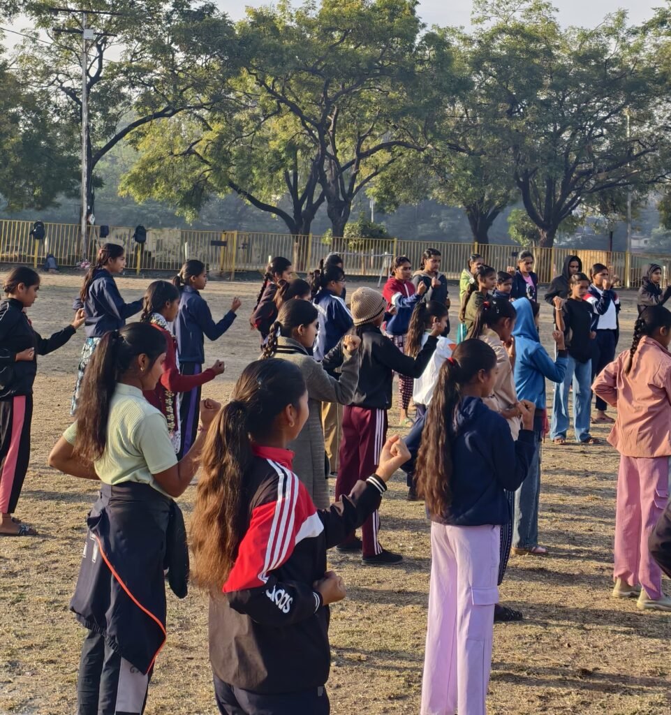 झाबुआ में सृजन कार्यक्रम के तहत बच्चों को आत्मरक्षा, मार्शल आर्ट और CPR का प्रशिक्षण | New India Times