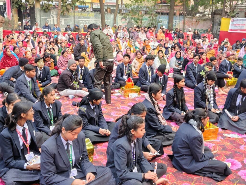 योग वेदांत सेवा समिति ने मनाया तुलसी पूजन दिवस, बना जन-जागरण का संदेश 2 योग वेदांत सेवा समिति ने मनाया तुलसी पूजन दिवस, बना जन-जागरण का संदेश | New India Times