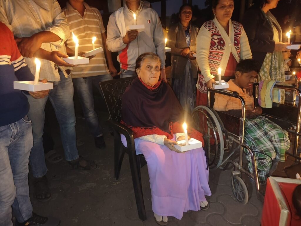 भोपाल गैस त्रासदी: चिंगारी ट्रस्ट द्वारा श्रद्धांजलि और न्याय की मांग, बच्चों ने उठाई आवाज | New India Times