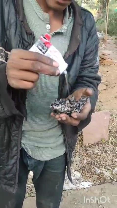 सुलोचन के नशे में खोता बचपन, कब्रिस्तान बना नशेड़ियों का अड्डा | New India Times