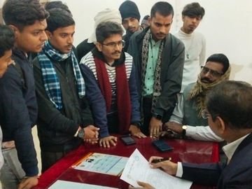 सिलेबस से बाहर प्रश्न पर बायकॉट के बाद विश्वविद्यालय बैकफुट पर, स्नातक सेमेस्टर-4 हिन्दी की होगी पुनर्परीक्षा | New India Times